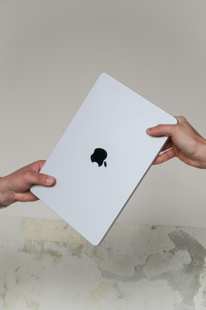 Laptop als symbool voor een flexibel, op commissiebasis samenwerkend salesteam